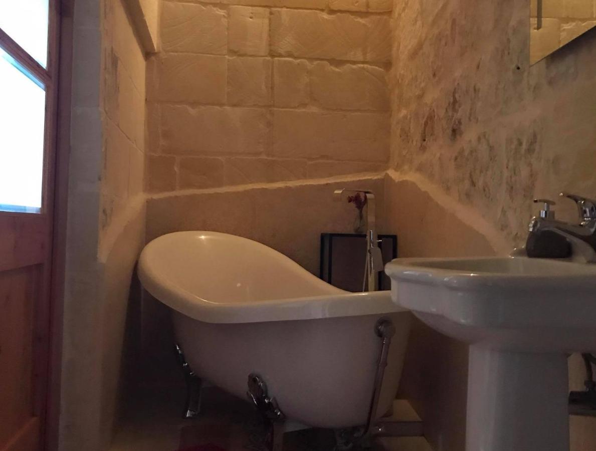 Ta Marie Merhba Zebbug  Luaran gambar